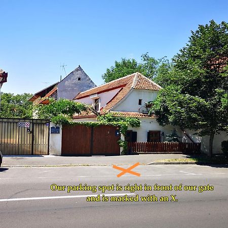 Bike House - 250-Year-Old Restored House In A Quiet Area Braşov Esterno foto