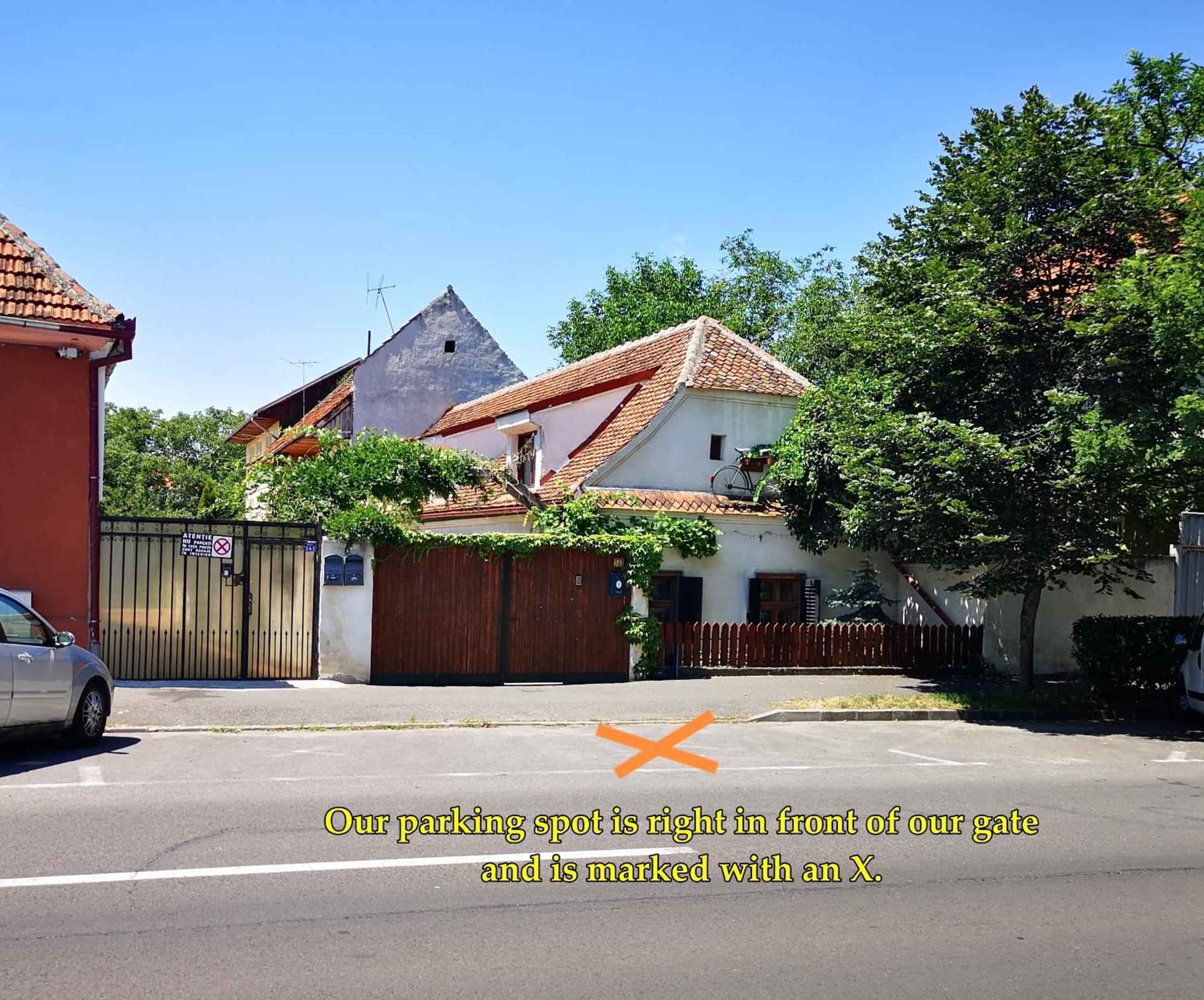 Bike House - 250-Year-Old Restored House In A Quiet Area Braşov Esterno foto
