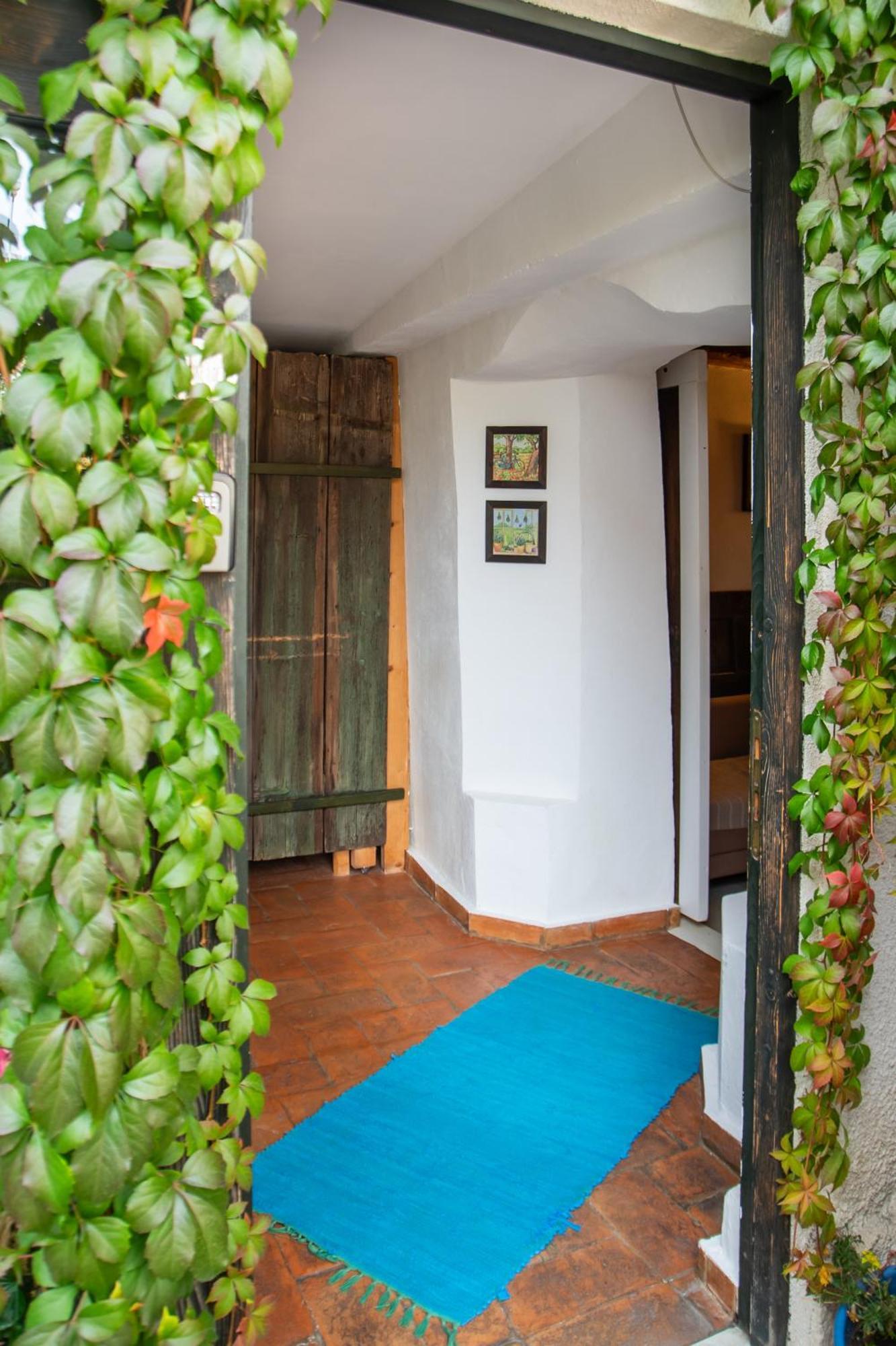 Bike House - 250-Year-Old Restored House In A Quiet Area Braşov Esterno foto