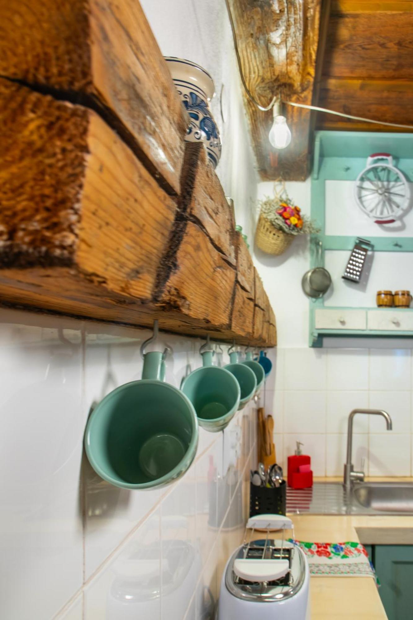 Bike House - 250-Year-Old Restored House In A Quiet Area Braşov Esterno foto