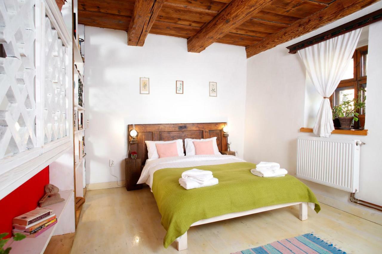 Bike House - 250-Year-Old Restored House In A Quiet Area Braşov Esterno foto