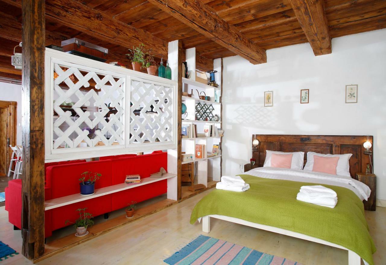 Bike House - 250-Year-Old Restored House In A Quiet Area Braşov Esterno foto