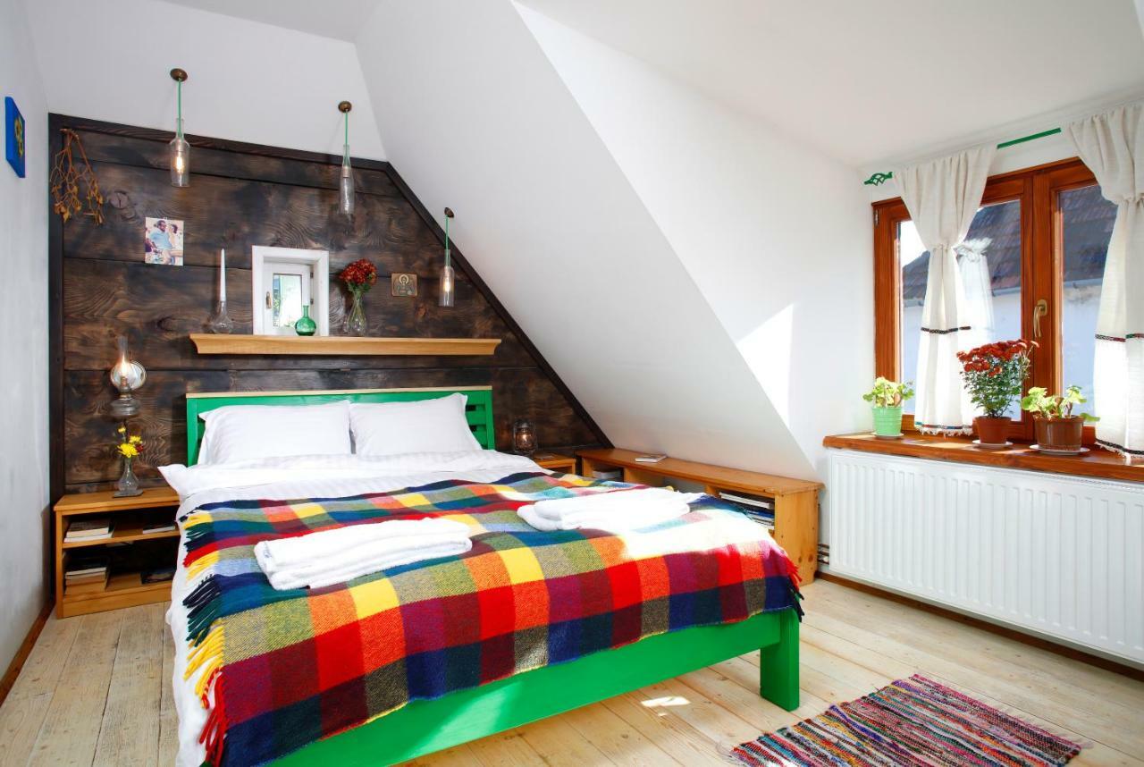 Bike House - 250-Year-Old Restored House In A Quiet Area Braşov Esterno foto